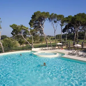 Appart hôtel Madame Résidence Provence Country Club, Saumane-de-Vaucluse